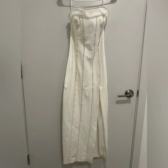 Elliatt | Dresses | Elliatt White Strapless Pearl Embellished Midi |  Poshmark